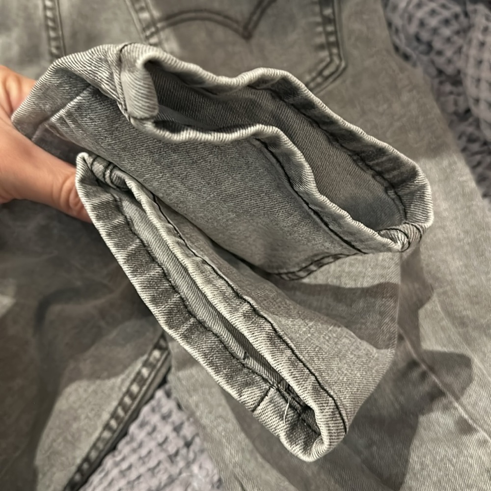 Levi’s - Picture 4 of 5